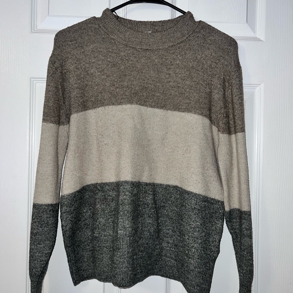 Sweater - Picture 1 of 2